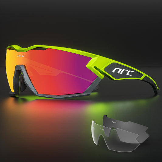 Photochromic Cycling Glasses